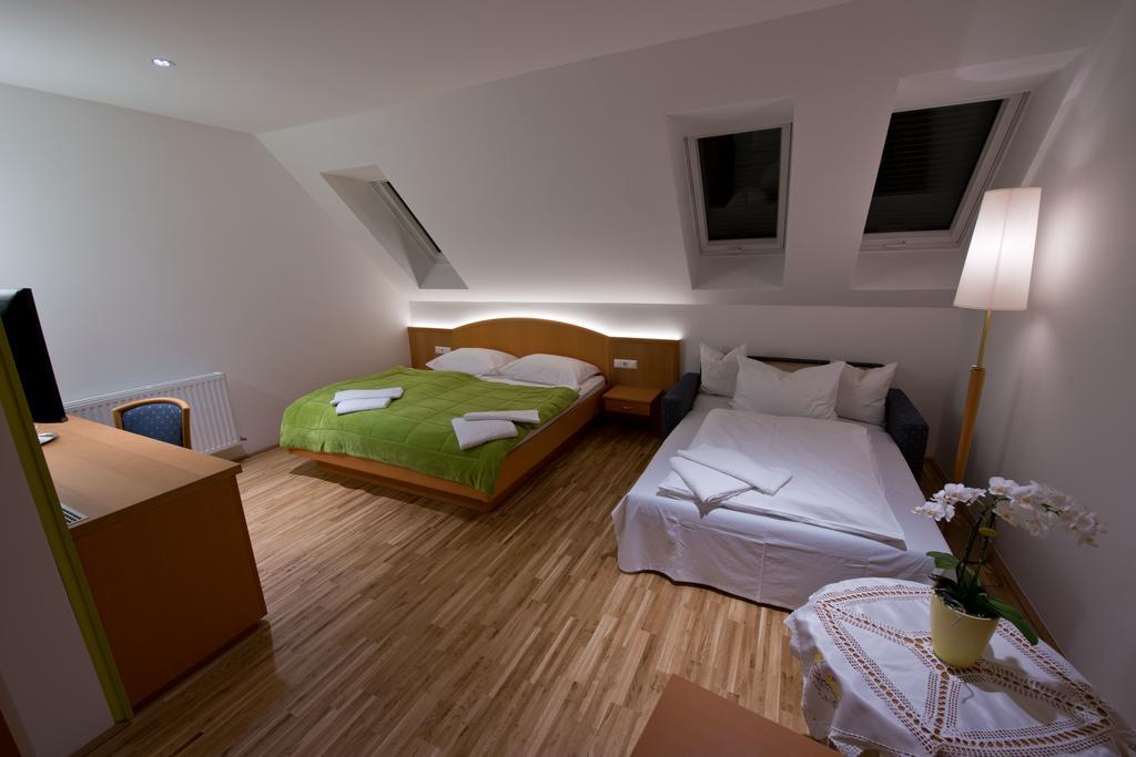 Hotel Restaurant Meyer Kalsdorf bei Graz Eksteriør bilde