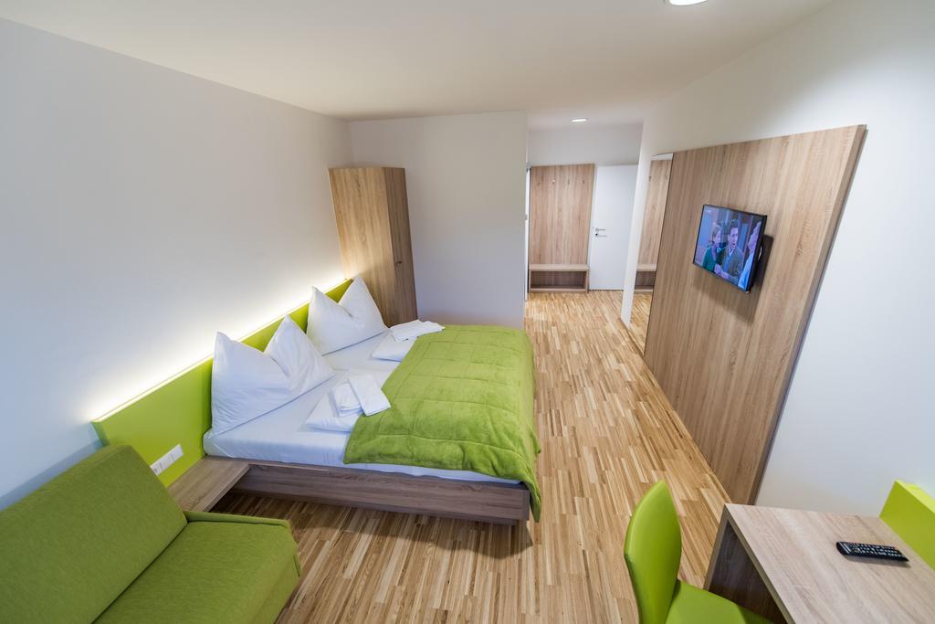 Hotel Restaurant Meyer Kalsdorf bei Graz Eksteriør bilde